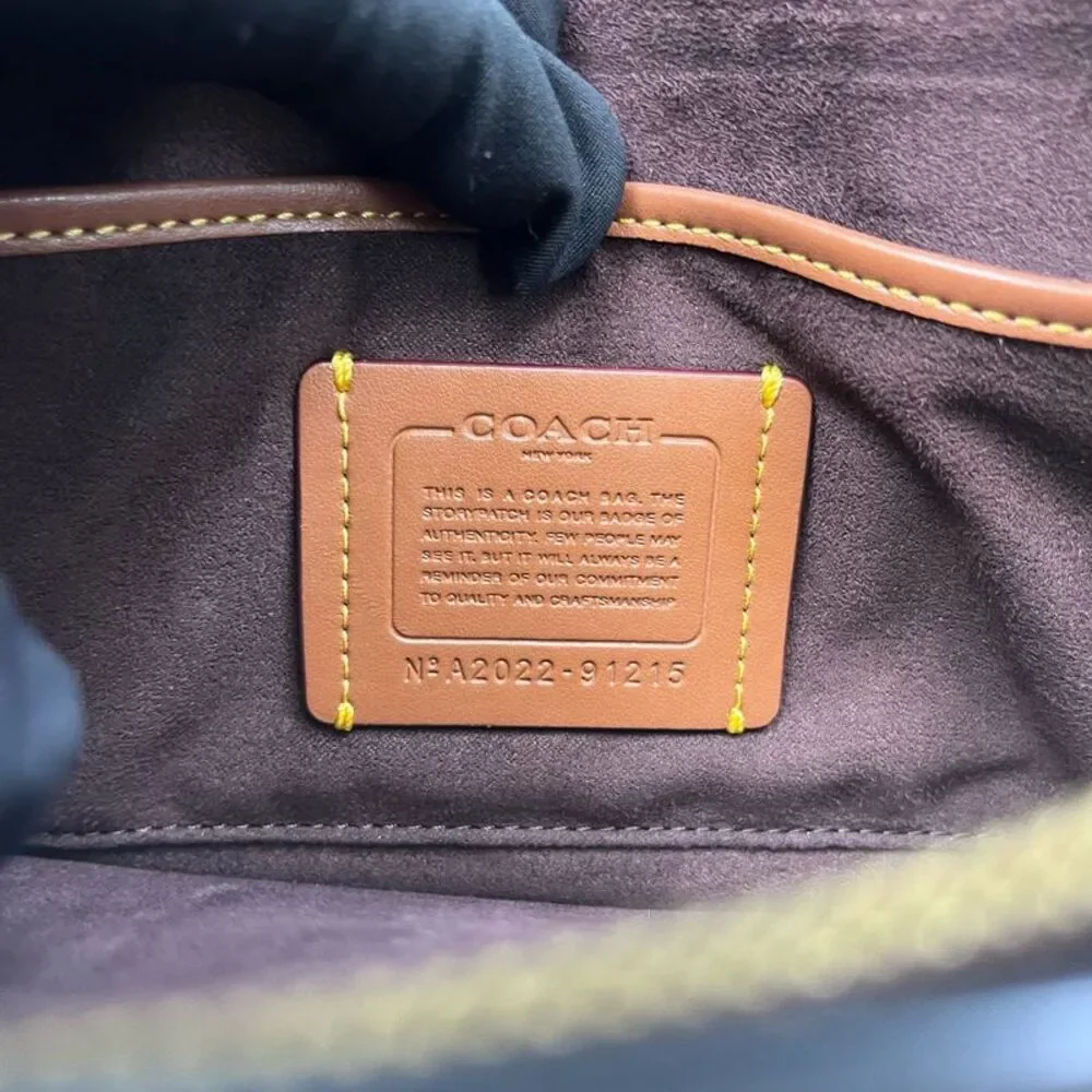 Coach Women Pre-Loved Bag Very Good Condition